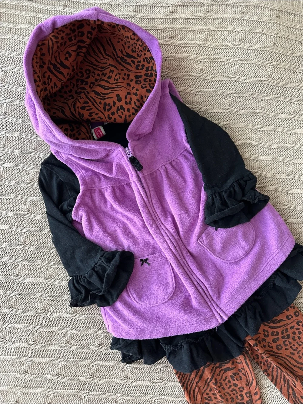 EUC Carter’s 3pc Baby Girl Outfit Set, Purple Leopard, 24 Months